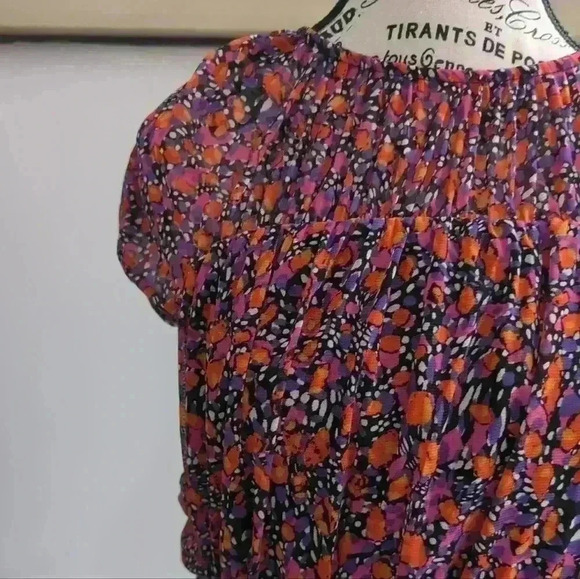 NINE WEST | Women's Multicolor Round Neck Short Sleeved Ruffled Blouse - Picture 2 of 6